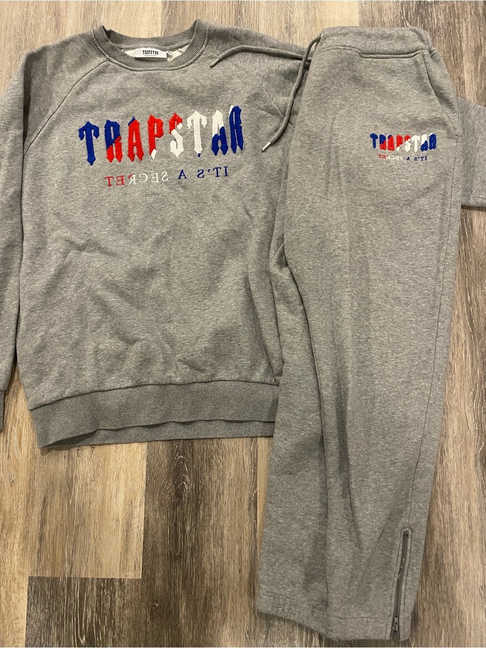Trapstar Men's Gray Logo Sweatshirt & Joggers Set
